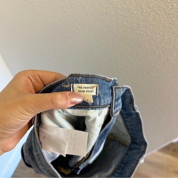 Madewell The Perfect Jean Shorts Blue Snyder Wash Size 26 Women’s Raw Hem - Picture 7 of 8